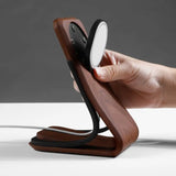 Wooden MagSafe phone stand with a sleek design, perfect for desk organization from Station de charge.