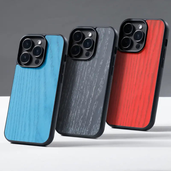 Coque MagSafe élégante en bois noir pour iPhone 16, 16 Plus et 16 Pro, protection magnétique raffinée.