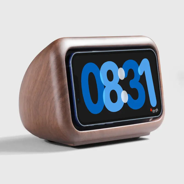 Réveil rétro en bois avec écran numérique affichant l'heure, marque Craft Kittiesfr.