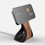 Wood and black charging stand for smartphones, compatible with MagSafe, by Station de charge.