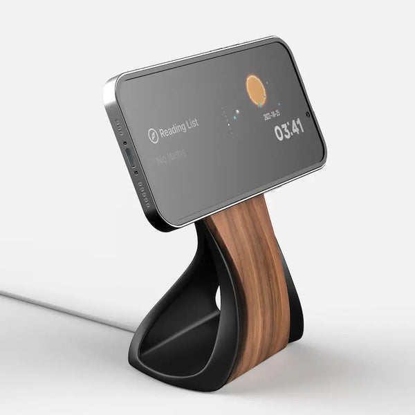Wood and black charging stand for smartphones, compatible with MagSafe, by Station de charge.