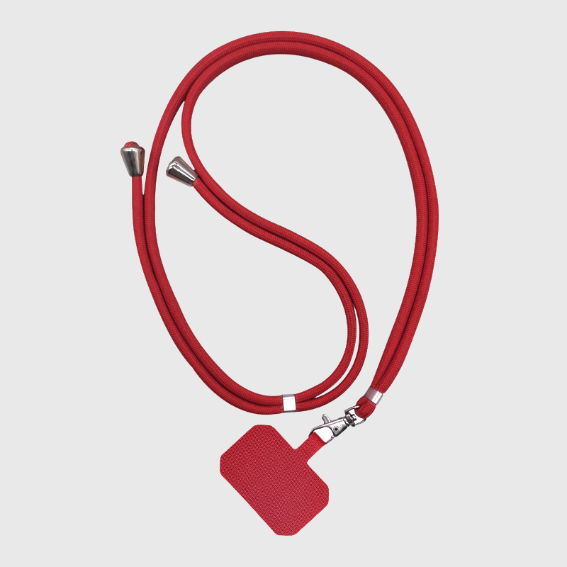 Câble de chargement universel rouge, durable, avec connecteurs en métal, idéal pour téléphones et accessoires.
