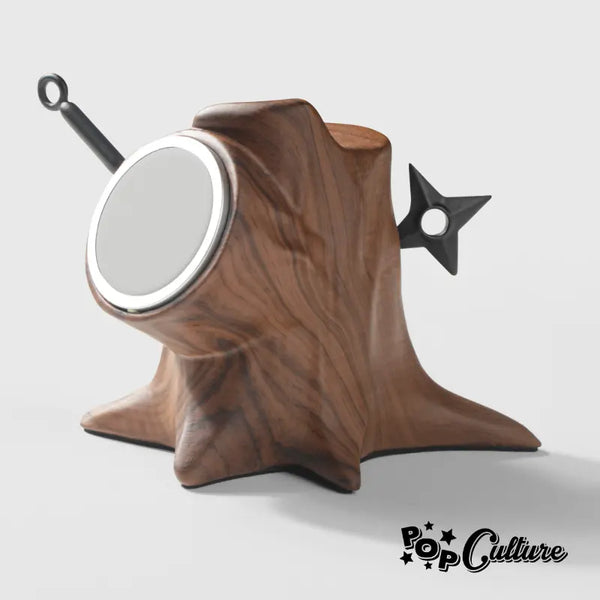Wooden chargeur with sleek design, silver mirror, and playful star-shaped handle by Craft Kittiesfr.