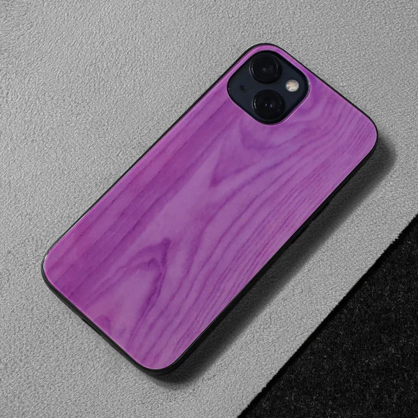 Violet MagSafe case with a gradient finish for iPhone 15, 15 Pro, and 15 Pro Max by Accessoire.