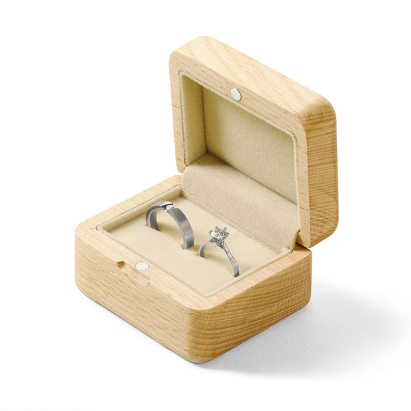 Boîte à bagues en bois artisanal Frêne blanc, avec deux emplacements, intérieure en feutre beige.