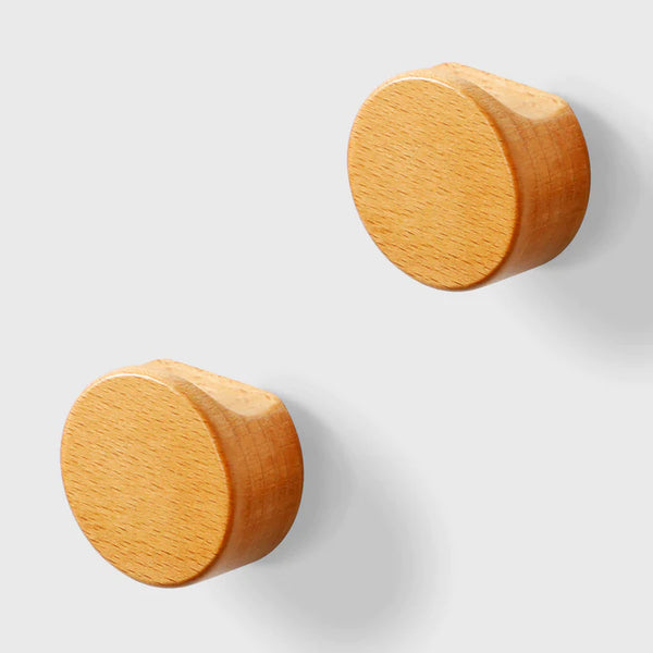 Magnificent multifunctional magnetic wall hooks in natural wood finish by Chêne rouge.