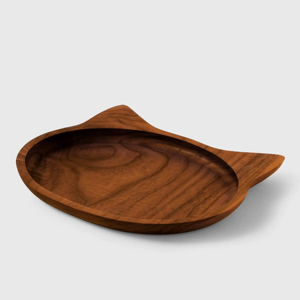 Personalized wooden cat-shaped bowl by Noyer Noir, featuring a smooth finish and artisanal design.