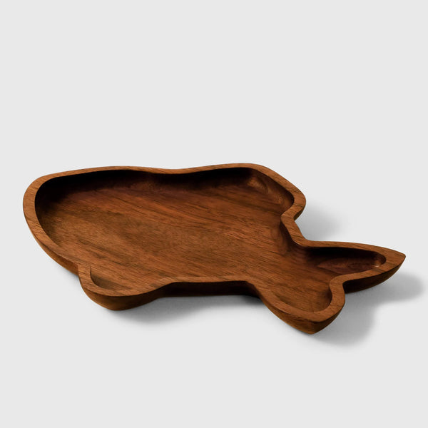 Artisanal wooden fish-shaped plate by Noyer noir, featuring a unique custom engraving.